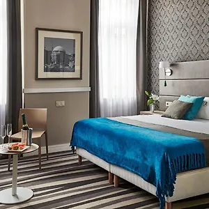 hotellátogatás