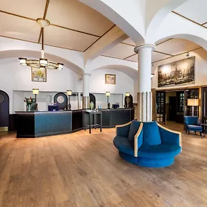 https://nh-amsterdam-schiller.amsterdamhotelsnl.com