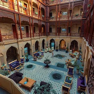 Shah Palace Luxury Museum Отель Баку