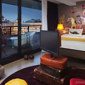 hotellátogatás