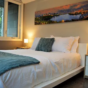 https://simply-luxury-stays-ottawa.ottawa-hotel.net